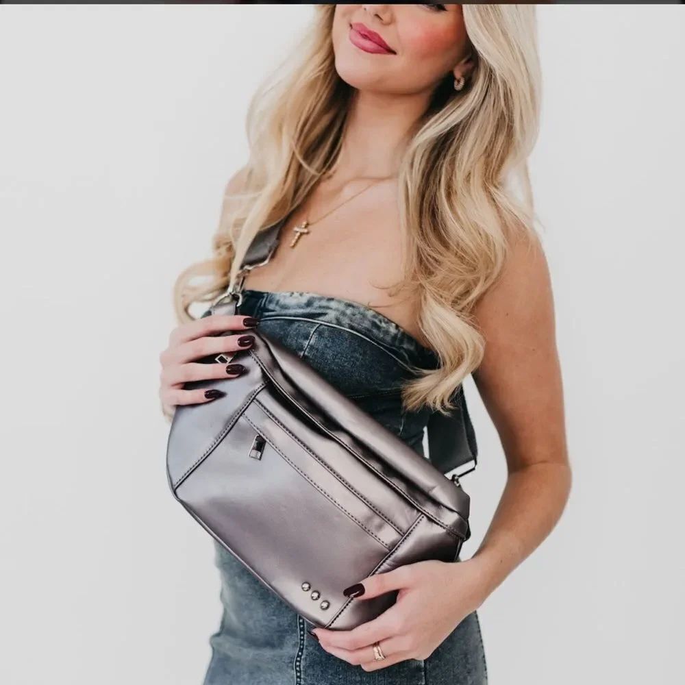 Pretty Simple Marley Metallic Oversized Bum Bag/Metallic Grey